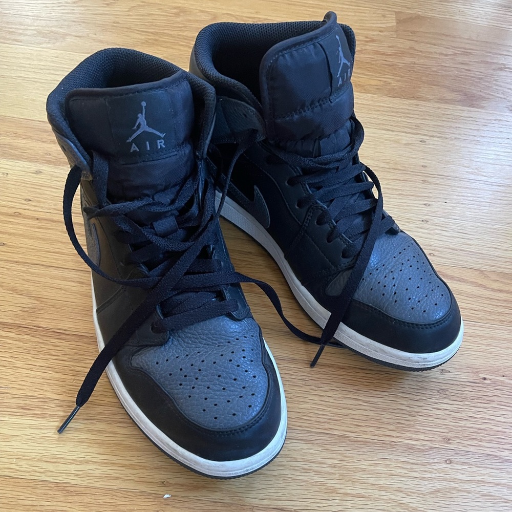 Jordan mid 1 - dark gray - EUC